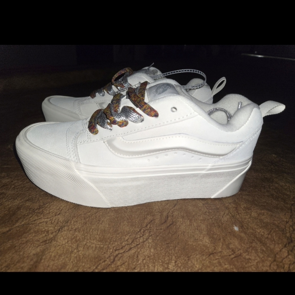 NWT VANS